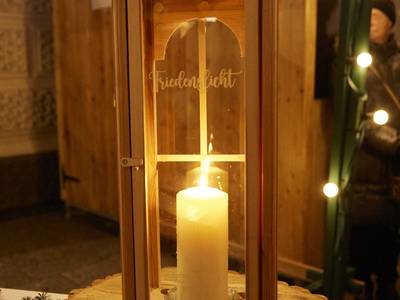 Friedenslichtaktion und Adventfeier Bild